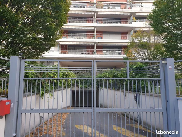 Grand parking
