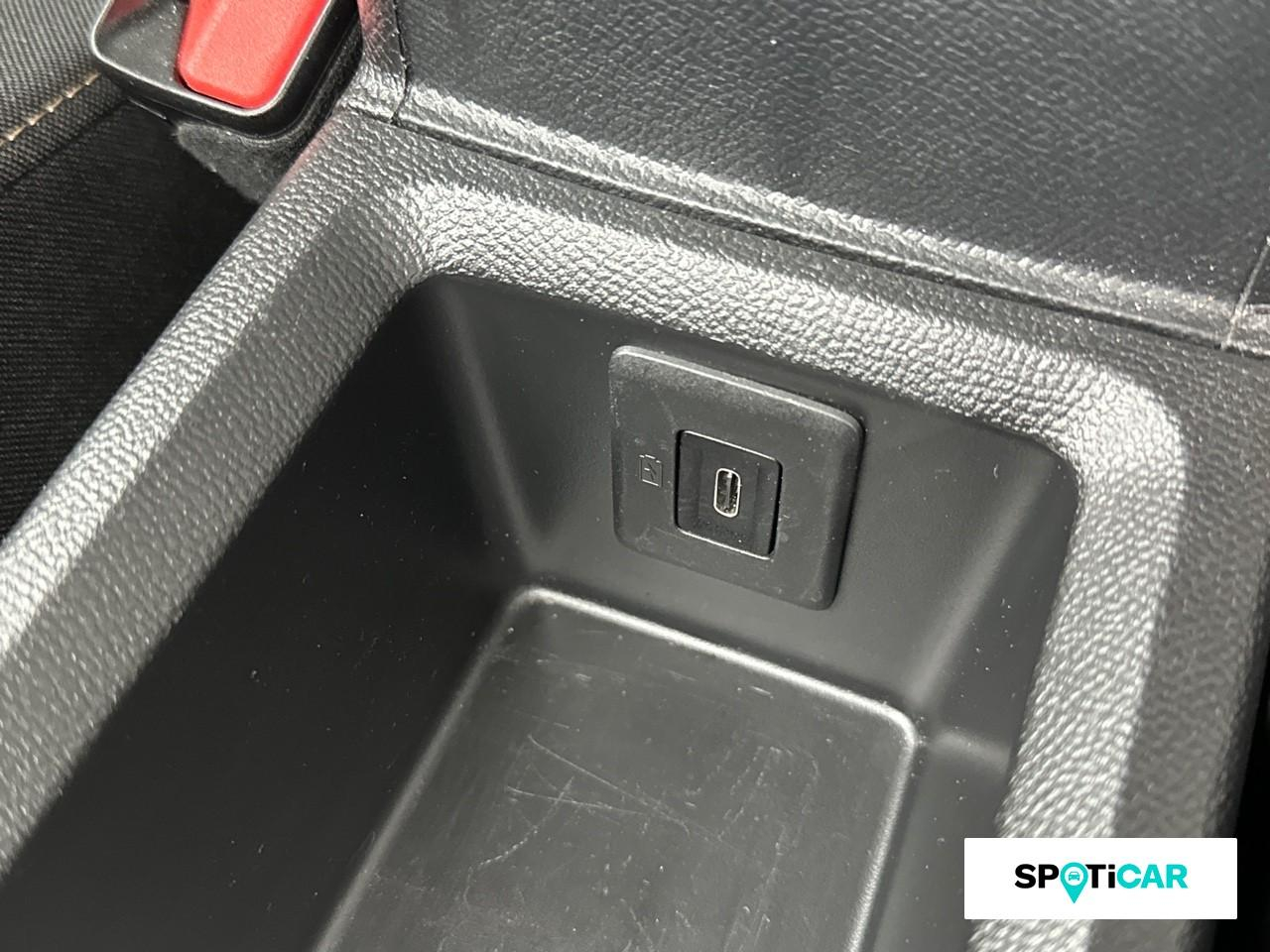 Citroën C3 Aircross 1.2 hybride 145ch plus e-dcs6 — photo 16