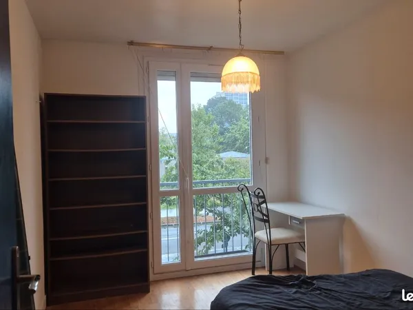 Chambre d'étudiant en colocation