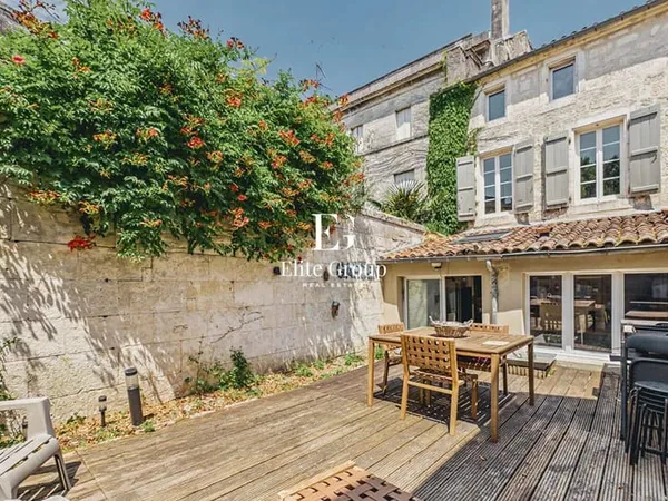 Maison 5 pièces 196 m²