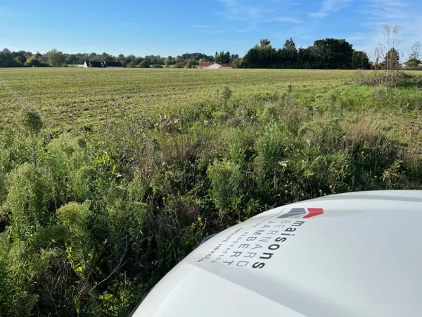 Terrain 600 m²