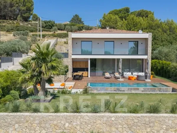 Saint Chamas, Villa contemporaine avec vue dominante sur l'étang