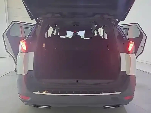 Peugeot 5008 bluehdi 180ch s&amp;s eat8 — photo 6