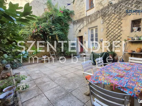 Maison 8 pièces 203 m²