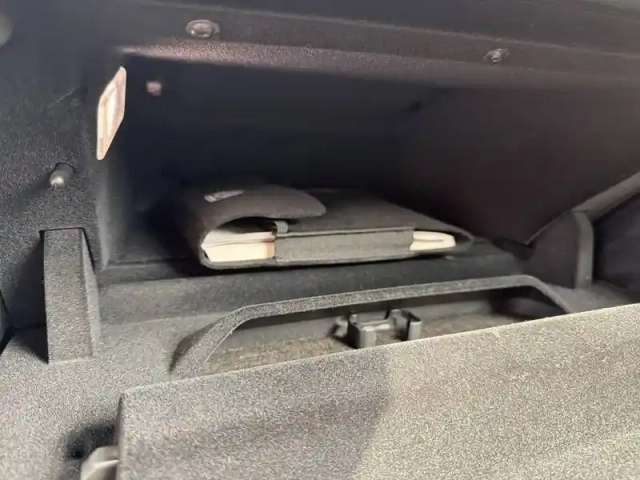 Peugeot 408 phev 180 e-eat8 — photo 23