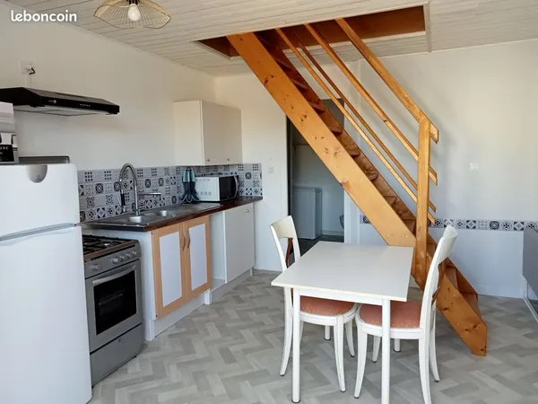 Centre Chantonnay Duplex meublé 520 (+110 charges eau+électricité)