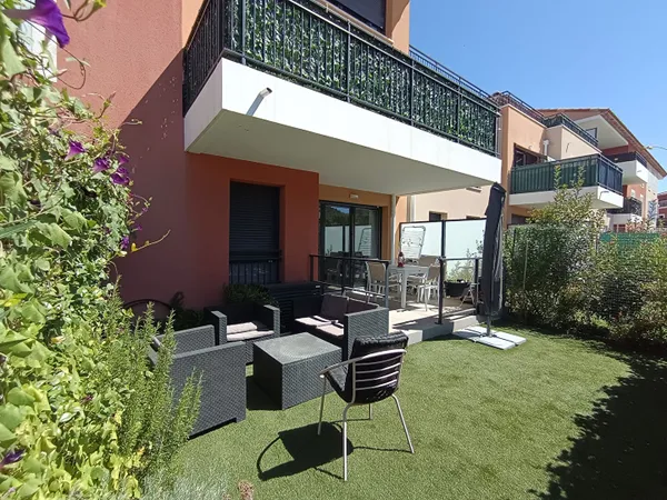 Exclusivité ! Le Puy Sainte Reparade - Appartement 2 pièce(s) de 39,80m2 avec jardin
