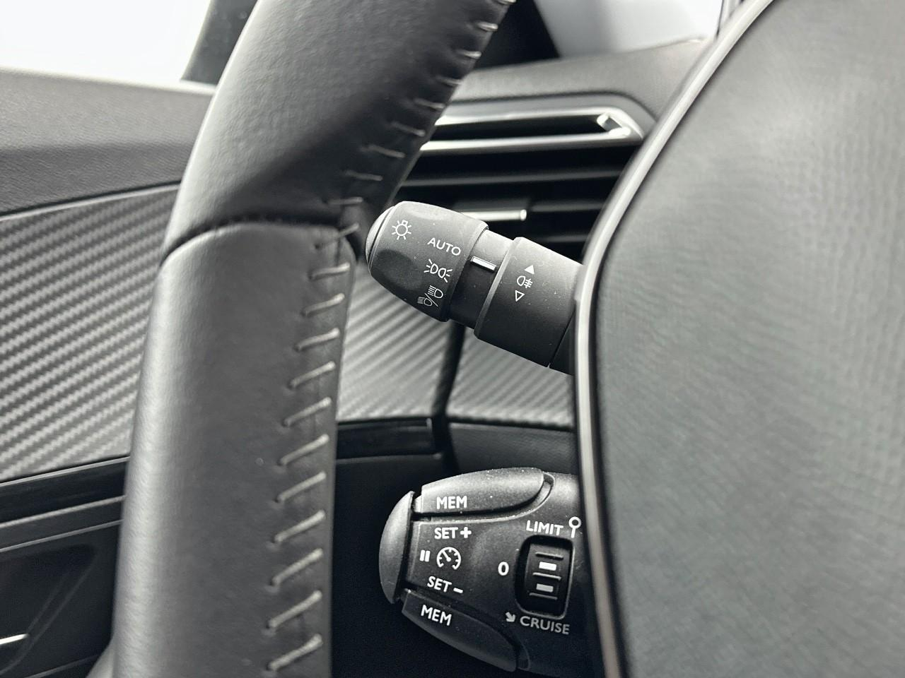 Peugeot 2008 puretech 130 s&s bvm6 style — photo 19