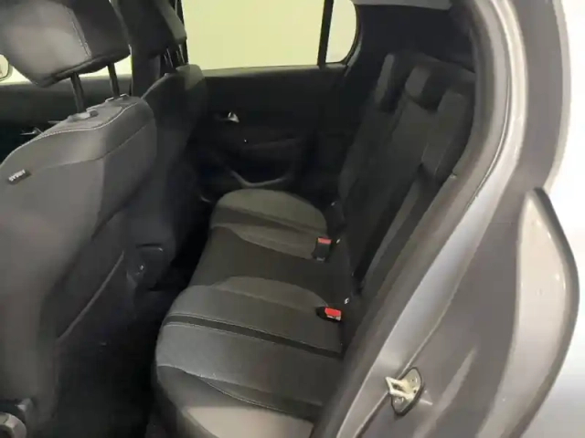 Peugeot 208 hybrid 110 e-dcs6 — photo 18