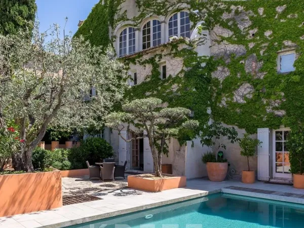 Hôtel particulier 19 pièces 910 m²