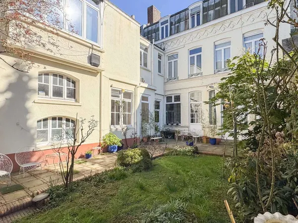 Maison 9 pièces 319 m²