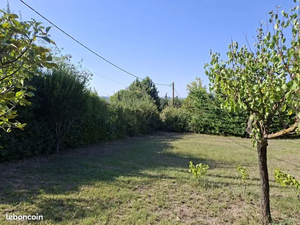 Terrain à bâtir de 666 m² à AIX-EN-PROVENCE (13)