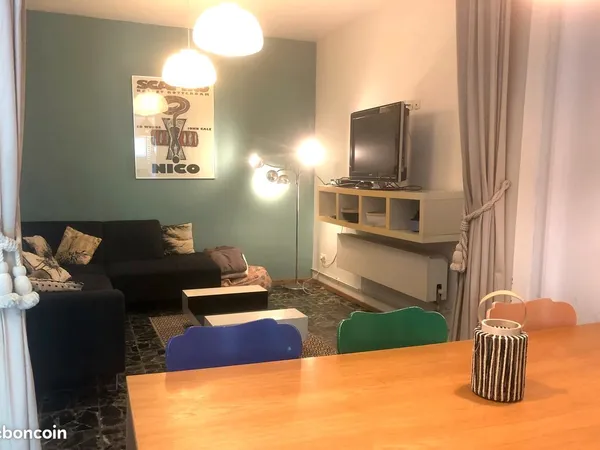 Superbe colocation pour étudiantes à Tourcoing Centre. (Colocation Filles)