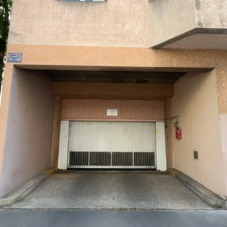 Stationnement Location Lyon   160€