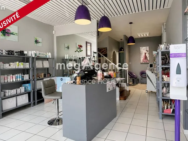 Institut de beauté, bien-être 93 m² LE PALLET