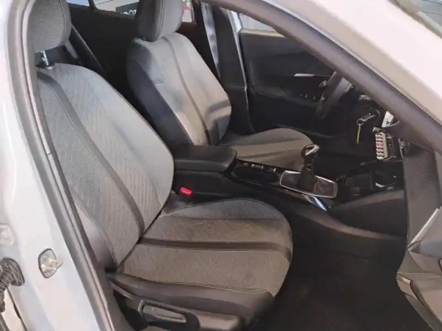 Peugeot 2008 turbo 100 ch bvm6 allure — photo 9