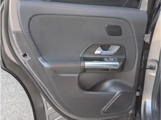Mercedes Gla 180 d — photo 18