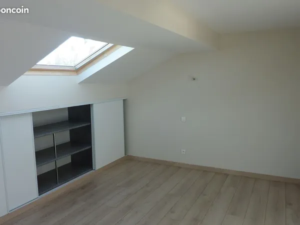 Loue F3 duplex Montbrison + cave + possible garage