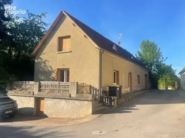 Entre Nogent le Rotrou et le Theil sur Huisne, Maison de village à vendre