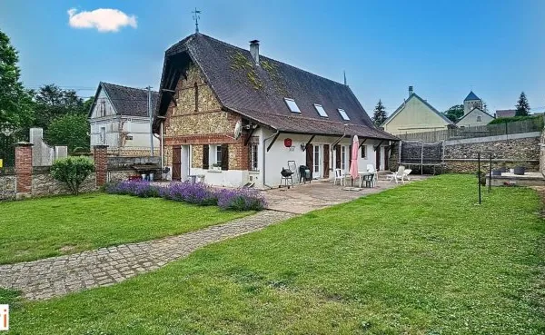 A 20 mn de Château-Thierry et proche de Dormans.