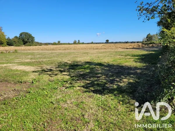 Terrain 586 m²