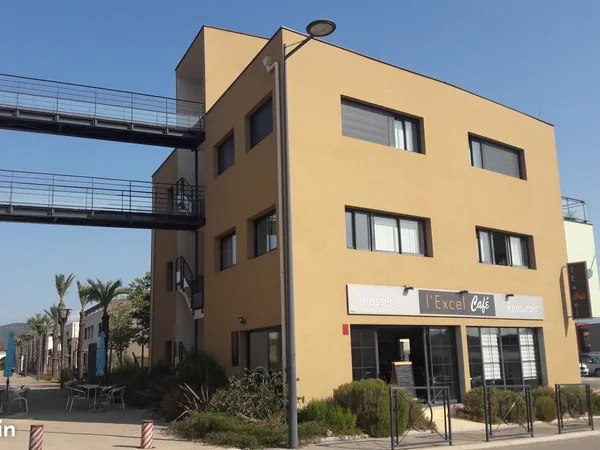 BUREAUX PRIVATIFS TOUT INCLUS - AXE Cannes/Mandelieu (Sortie A8)- 4 BUREAUX - 14 à 26 m2