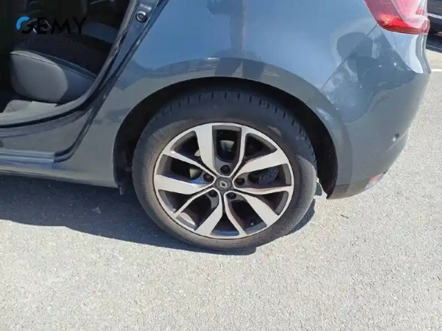 Renault Megane mégane iv berline tce 130 energy edc — photo 11