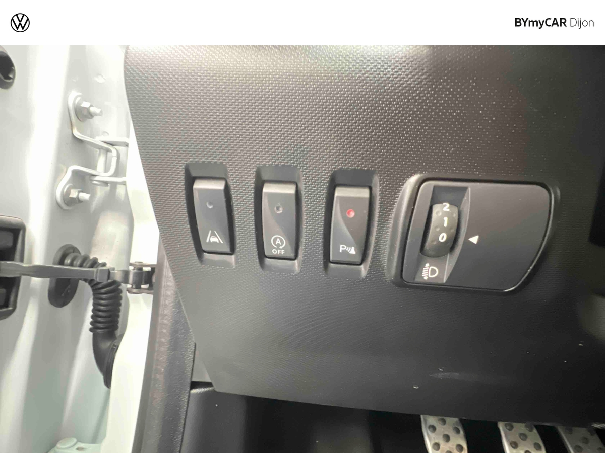 Renault Twingo III 0.9 TCe 90 Energy — photo 17