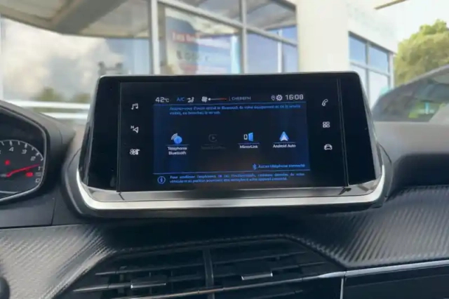 Peugeot 2008 puretech 100 s&amp;s bvm6 — photo 18