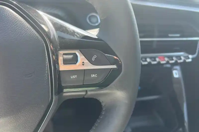 Peugeot 208 electrique 50 kwh 136ch — photo 17