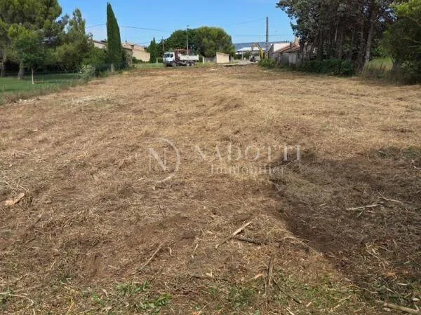 Terrain constructible 1980 m²