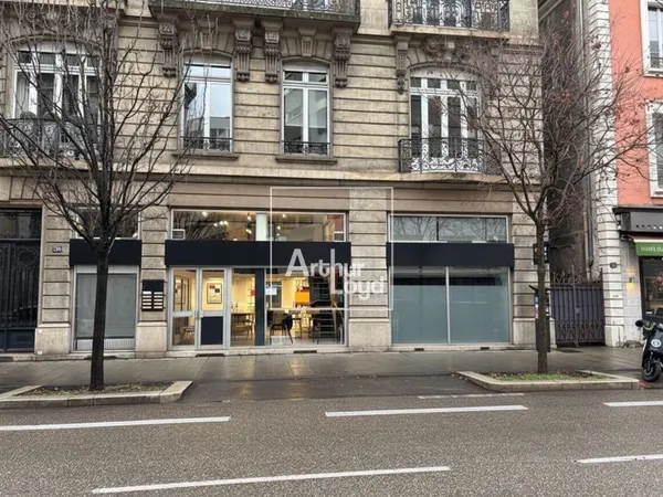 Local commercial 212 m²