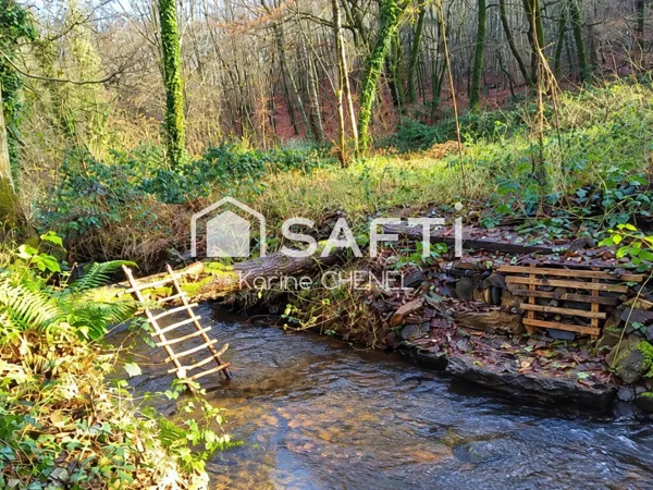 Grange sur plus de 1.2 hectare sans voisins