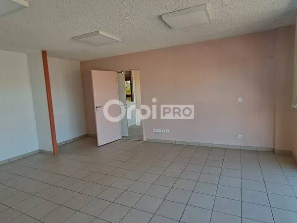 Bureau 142 m²