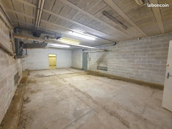 Local d'archivage ou de stockage de 81 M², 24 bis Rue noire Nantes