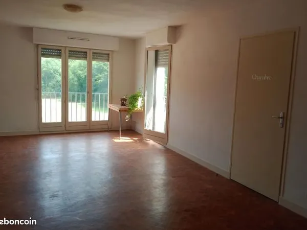 Appartement de 49 mètres carrés, vide
