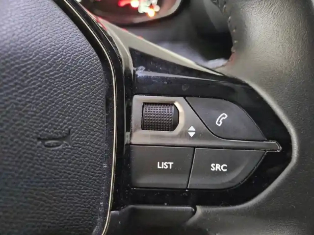Peugeot 208 puretech 100 s&amp;s bvm6 — photo 45