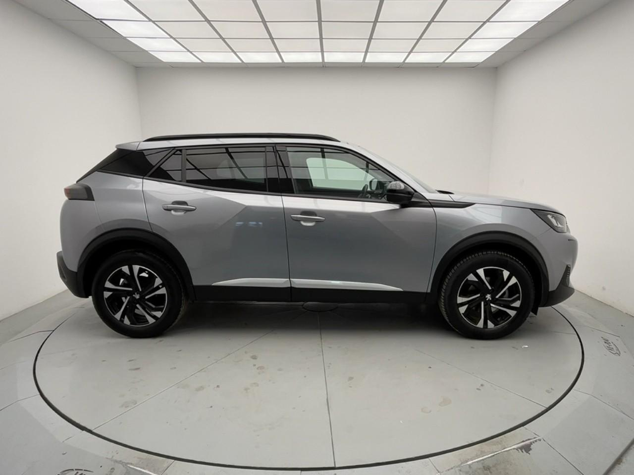 Peugeot 2008 puretech 130 s&s eat8 allure — photo 6