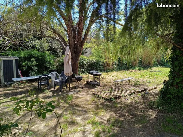 2 Chambres disponibles colocation de 3 personnes avec piscine et jardin