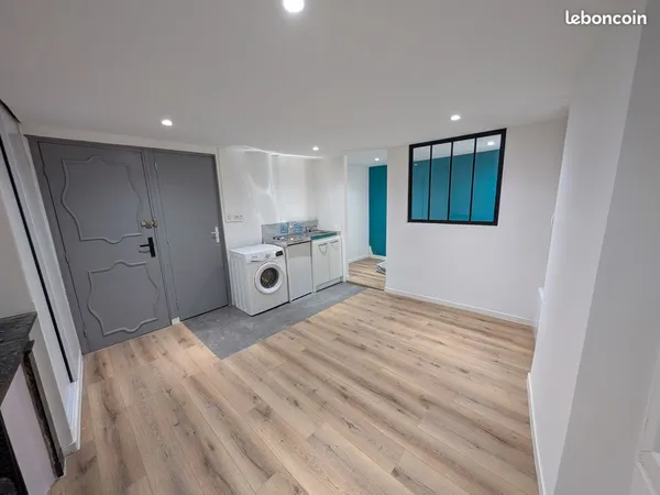 Appartement 22m loué - RER 7 min à pied métro 7 / T1
