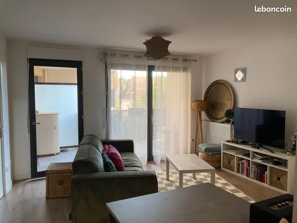 Location T2 avec loggia et parking - Résidence Coeur Village - Saint-Arnoult-en-Yvelines (78730)