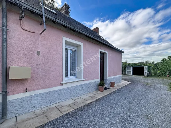 Maison à vendre - LOIREAUXENCE- 2 chambres- un garage et un jardin