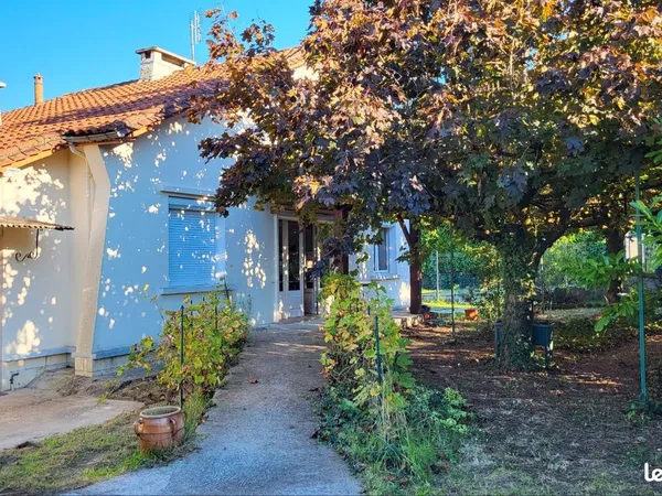 Maison individuelle avec jardin