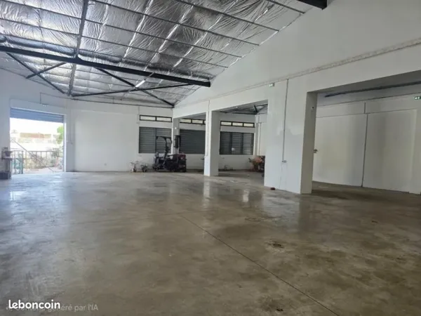 Local commercial 286 m²