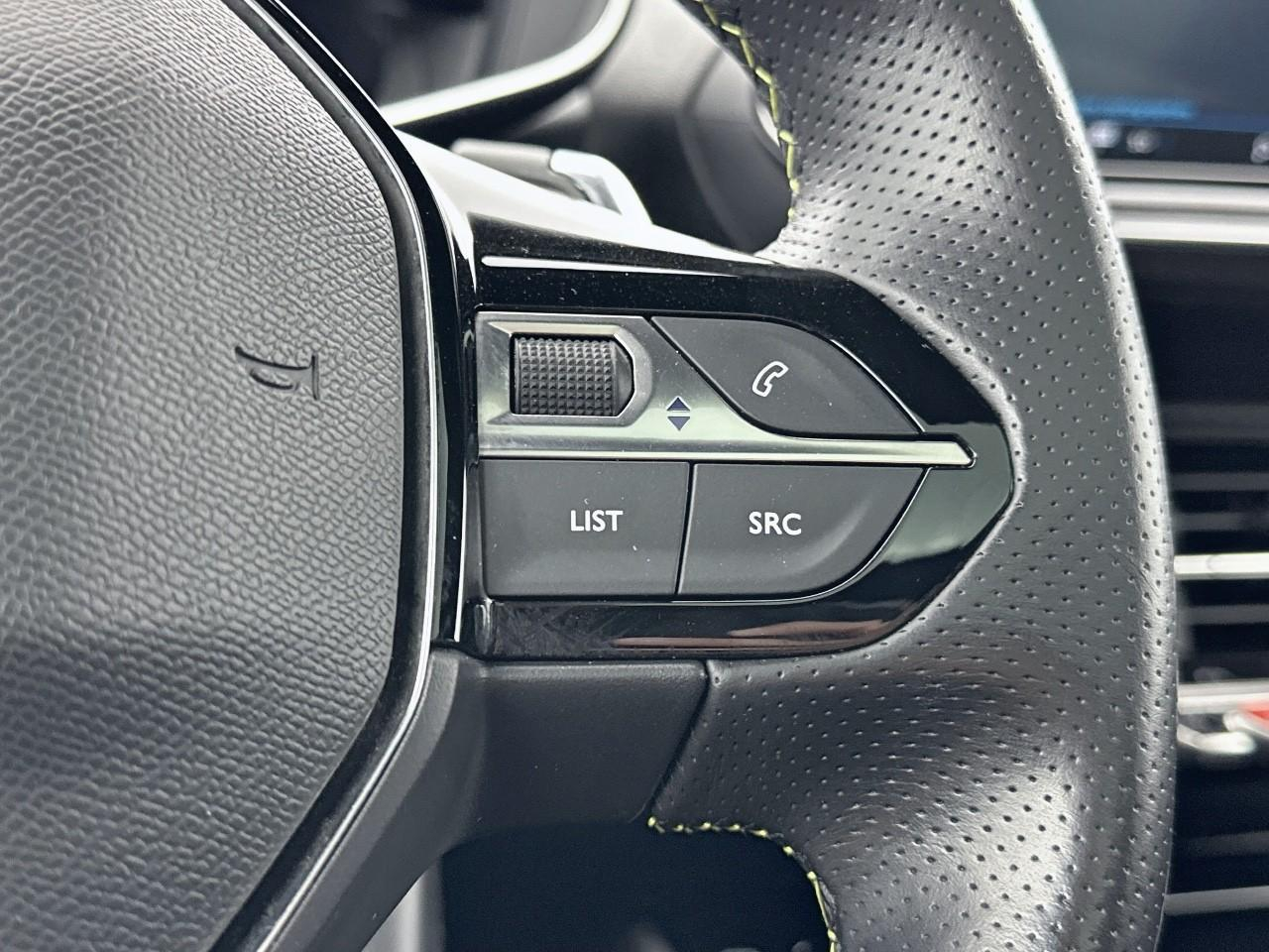 Peugeot 2008 puretech 130 s&s eat8 gt pack — photo 19