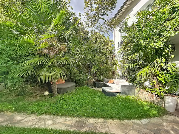 Maison 8 pièces 220 m²
