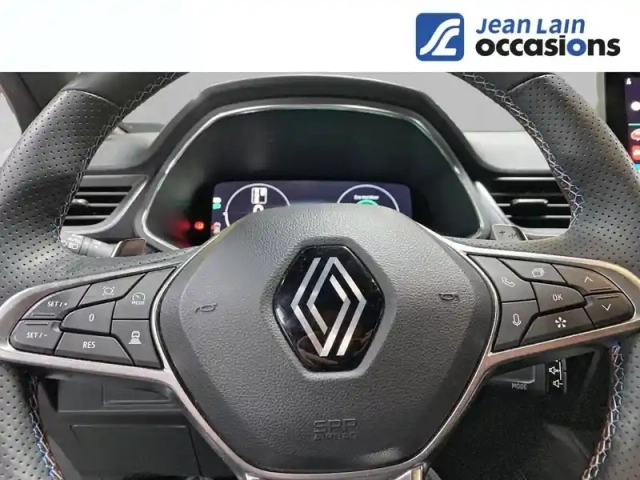 Renault Captur mild hybrid 160 edc — photo 12
