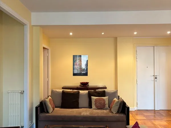 LOCATION Appartement 3 pièces meublé de 74 m² - Paris 16e
