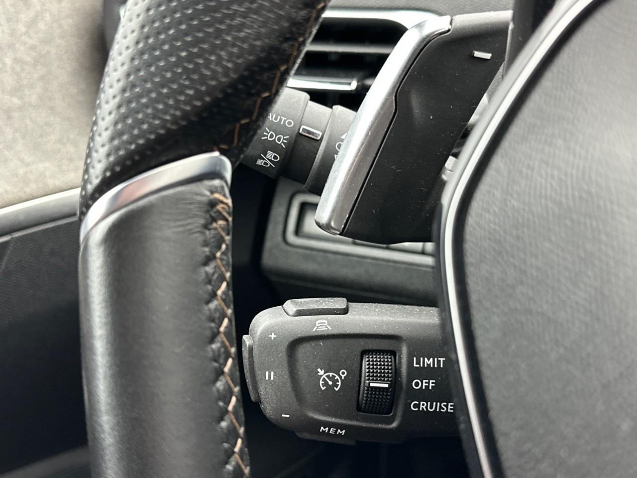 Peugeot 3008 hybrid 225 e-eat8 gt pack — photo 17