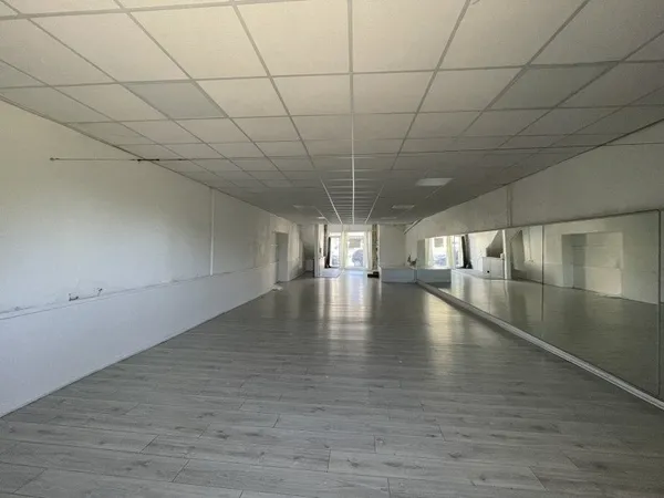 Local commercial 117 m²